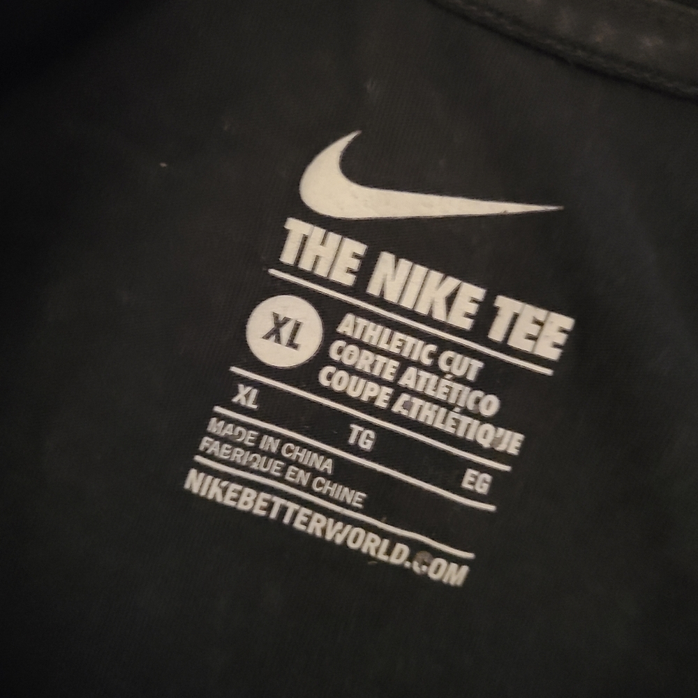 Nike tee - Picture 3 of 4